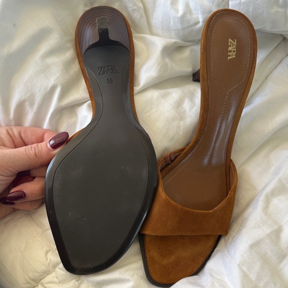 Zara Women's Tan Suede Mules - Picture 2 of 5